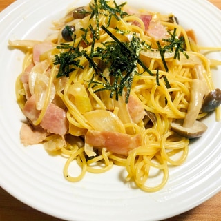 きのことベーコンの和風クリームパスタ